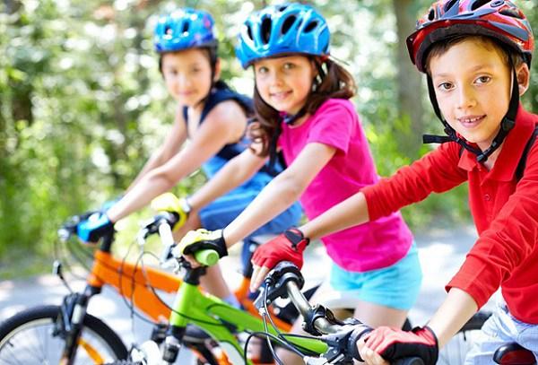 Cómo Enseñar a los Niños a Andar en Bicicleta