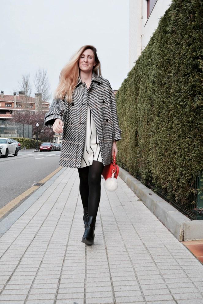 STRIPED DRESS PAULA CASIELLES 4 RED CLUTCH