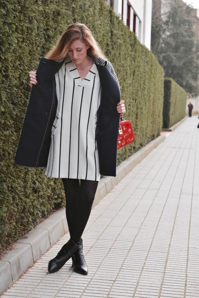 STRIPED DRESS PAULA CASIELLES 8 RED CLUTCH