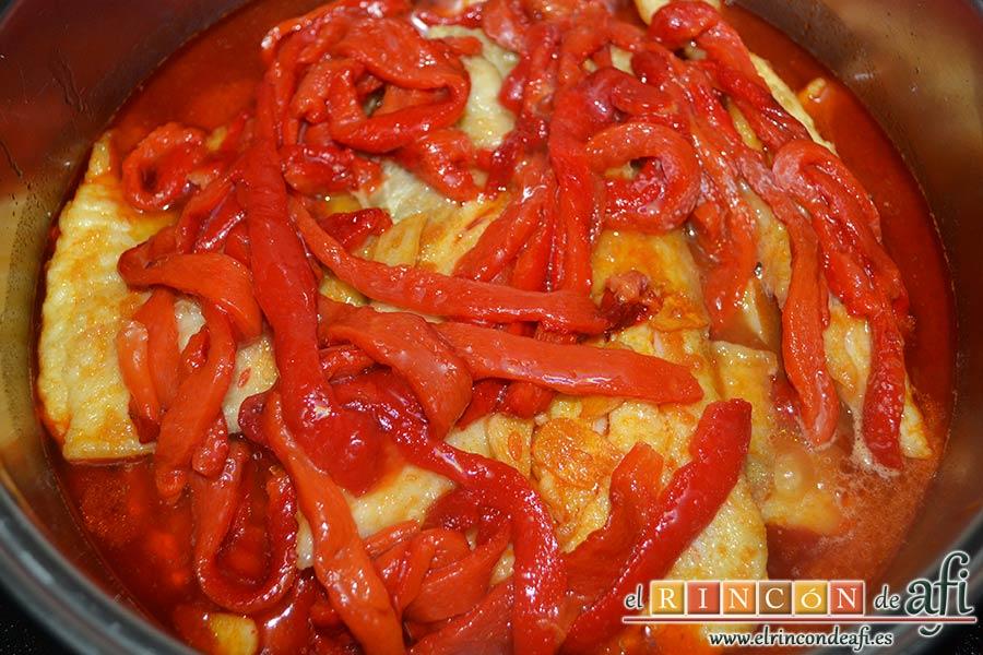 Bacalao a la tranca con pimientos asados, añadir el pimiento asado