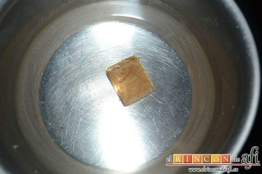 Bacalao a la tranca con pimientos asados, hacer un caldo de pescado con una pastilla de caldo concentrado y agua