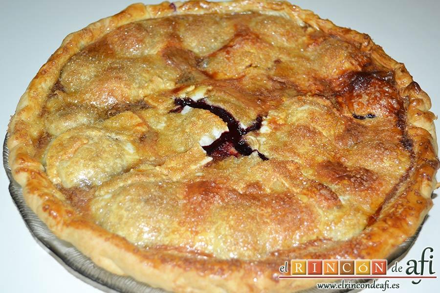 Tarta inglesa de ciruelas, dejar que enfríe y desmoldar