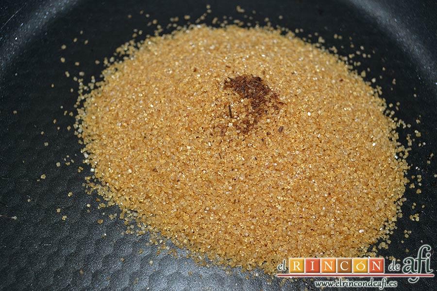 Tarta inglesa de ciruelas, poner en una sartén el azúcar y los clavos de olor