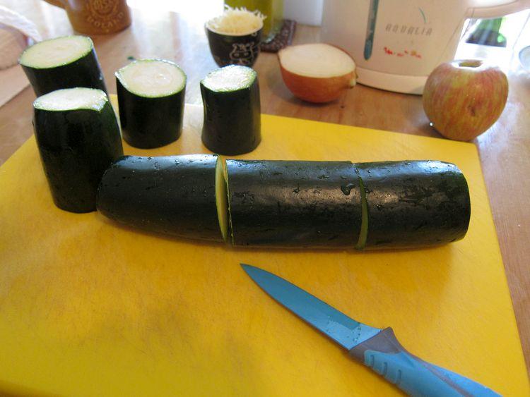 calabacines-rellenos-de-manzana-y-mozarella-02