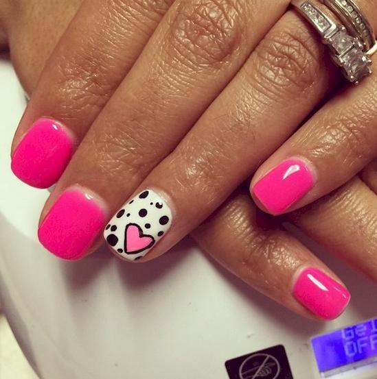 Maneras de hacerte la manicura de lunar