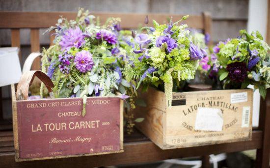 decoración de bodas rusticas flores en cajas vintage