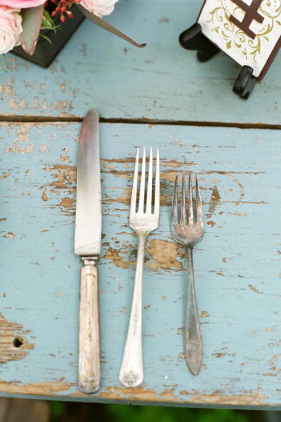 decoración de bodas rusticas cubierto antiguo