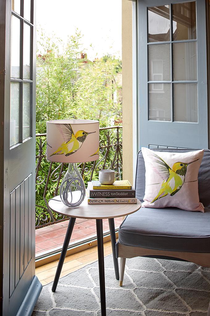 mesa auxiliar para el sofa lemon