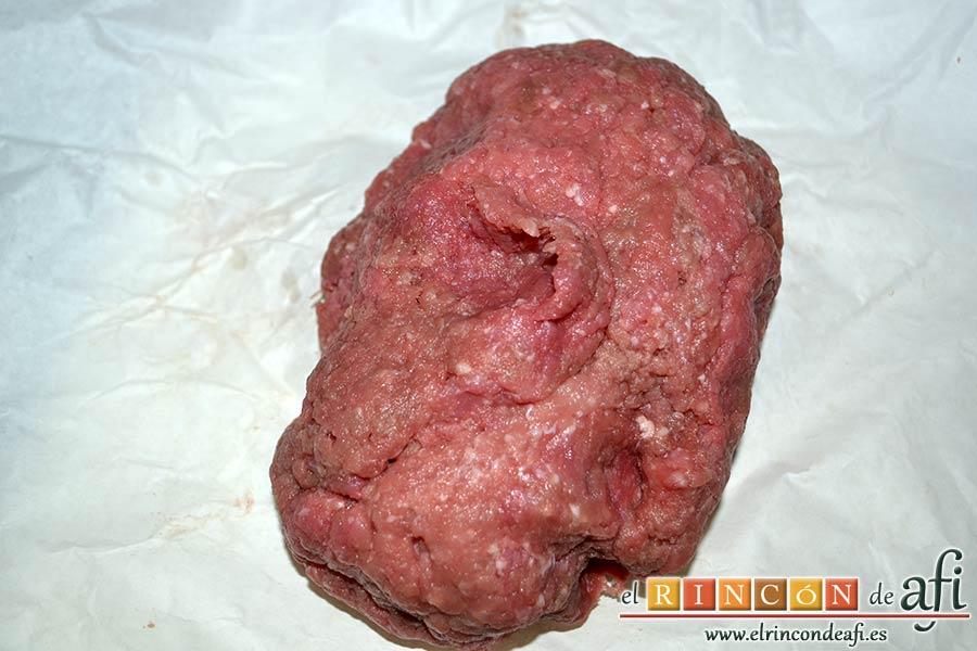 Espaguetis con carne y curry, pedir que nos piquen 600 gramos de carne de ternera y 200 gramos de carne de cerdo