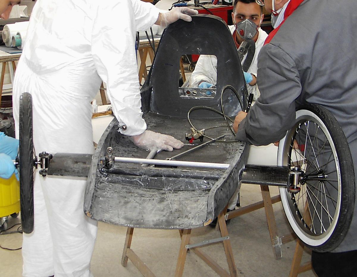 trabajos de acabado en el vehiculo