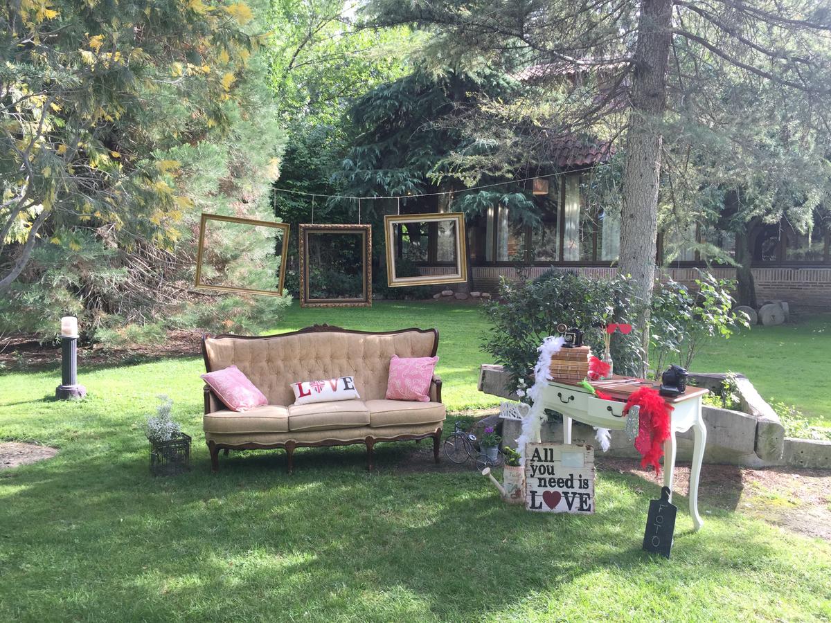 colores-de-boda-organización-bodas-043-photobooth-silllones-decoración-bodas