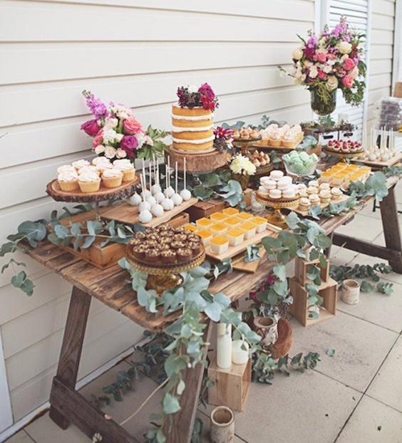 mesa de dulces boda con naked cake