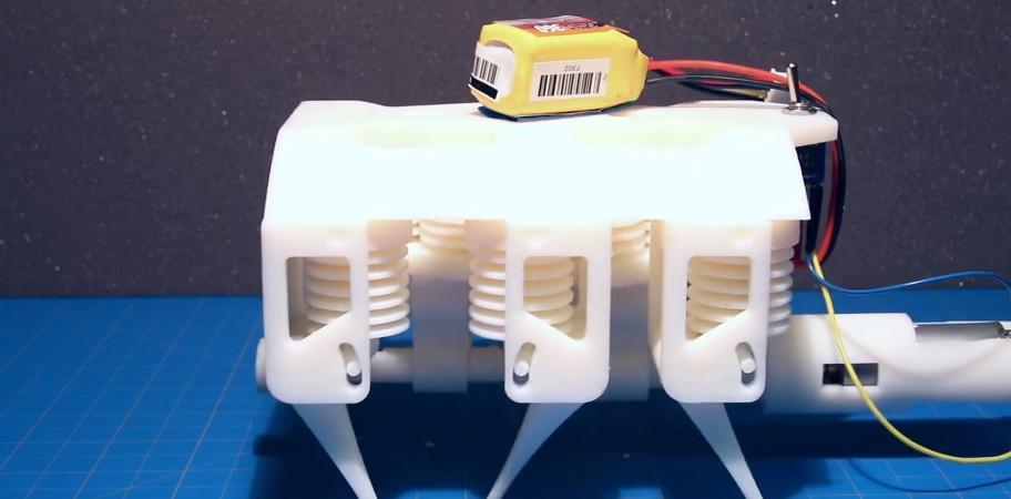 Esta impresora 3D imprime robots que salen corriendo