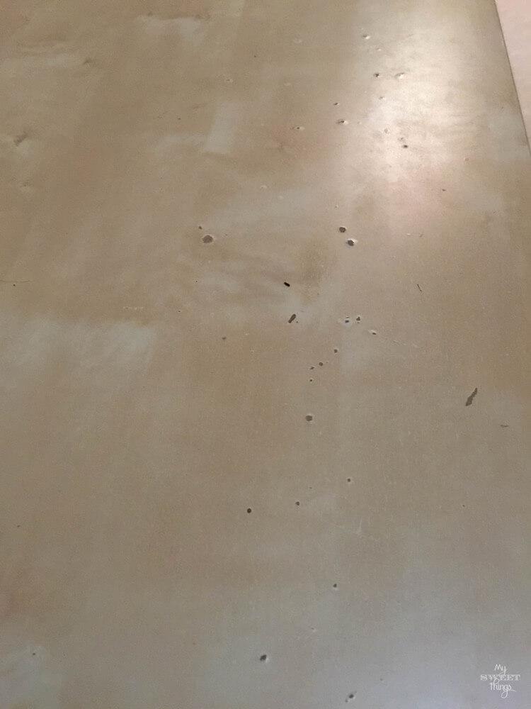 Tuneo de una mesa de centro Ikea Lack con madera y tinte