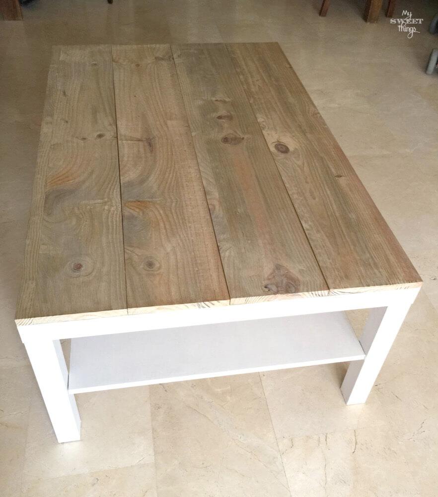 Tuneo de una mesa de centro Ikea Lack con madera y tinte