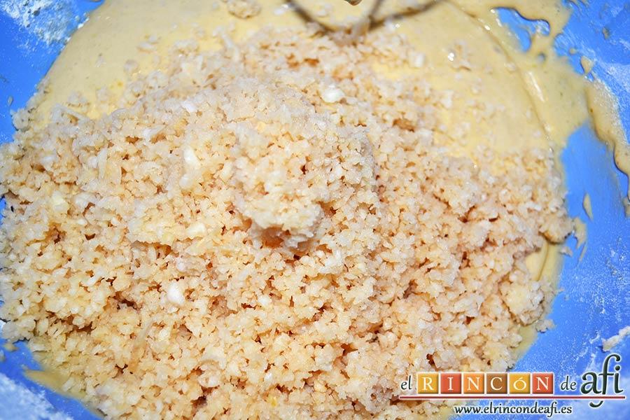 Bizcocho de membrillo, verterlo sobre la mezcla