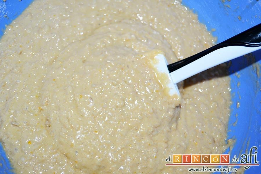 Bizcocho de membrillo, remover bien con una espátula