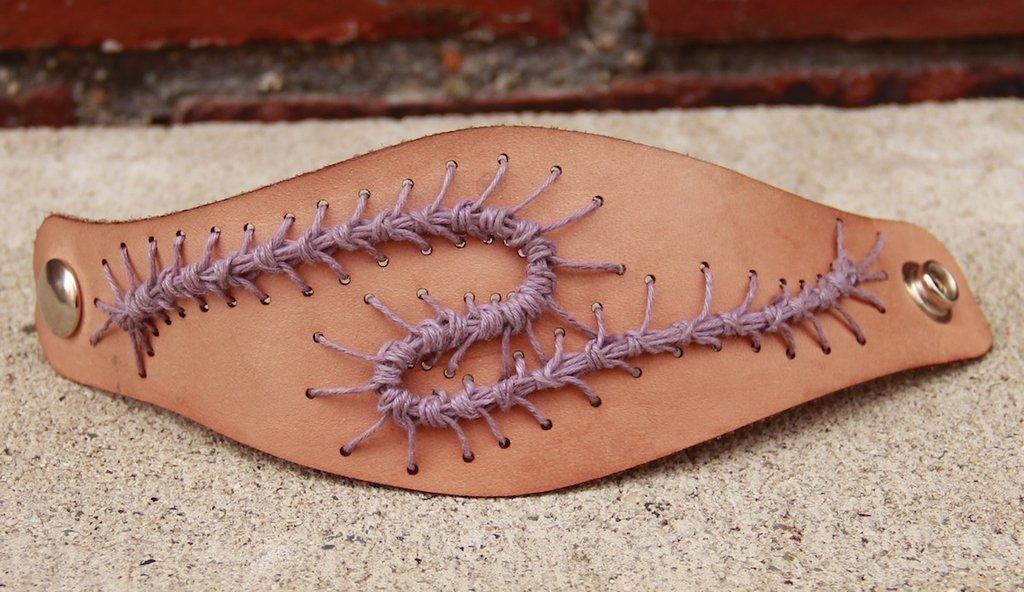 caterpillar_stitch_bracelet_by_dracoloricatus-d60wozs