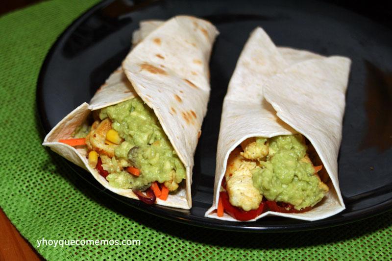 Burritos-de-Pollo-y-Guacamole