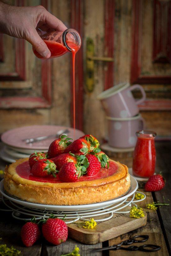 Tarta de requesón con coulis de fresa-4