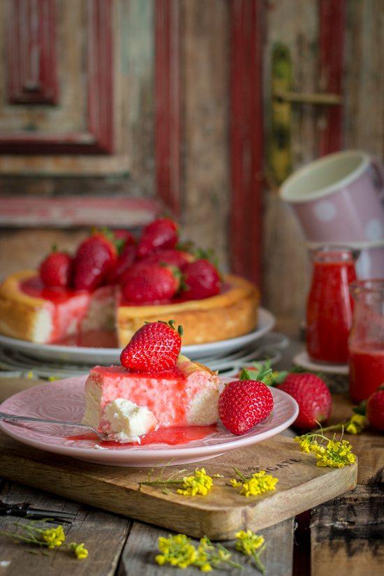 Tarta de requesón con coulis de fresa-9