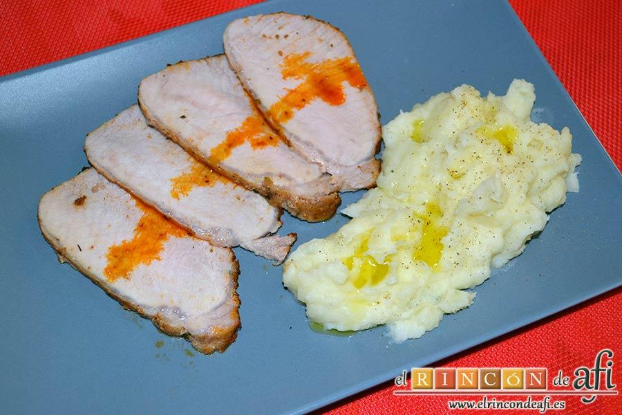 Lomo de cerdo embarrado con especias al horno, sugerencia de presentación