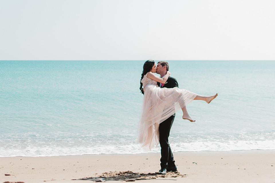 Beach Wdding, una sesion de inspiracion en All Lovely Party