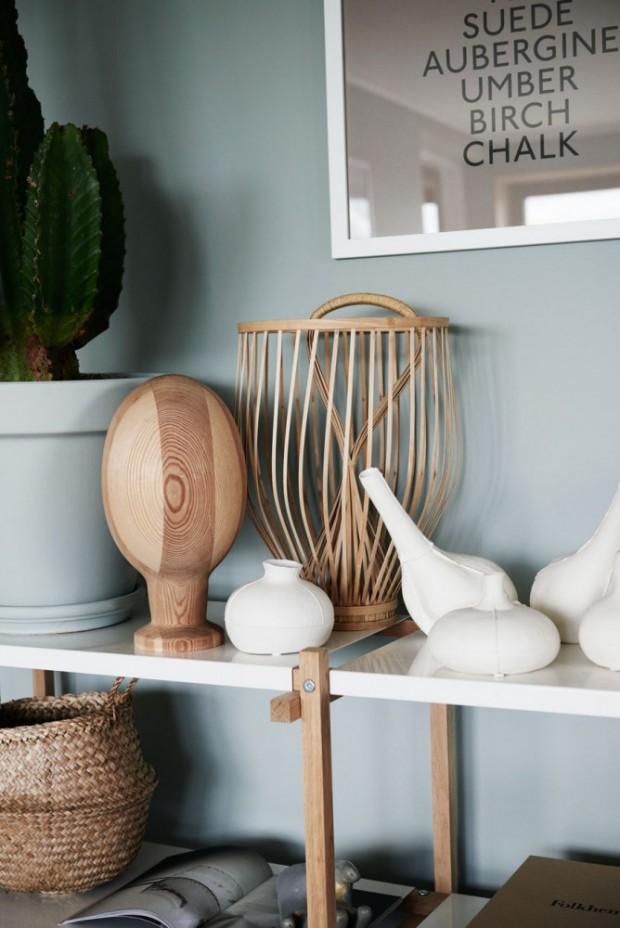 wooden decoration complements