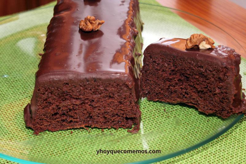 Bizcocho-de-Chocolate-con-Cobertura