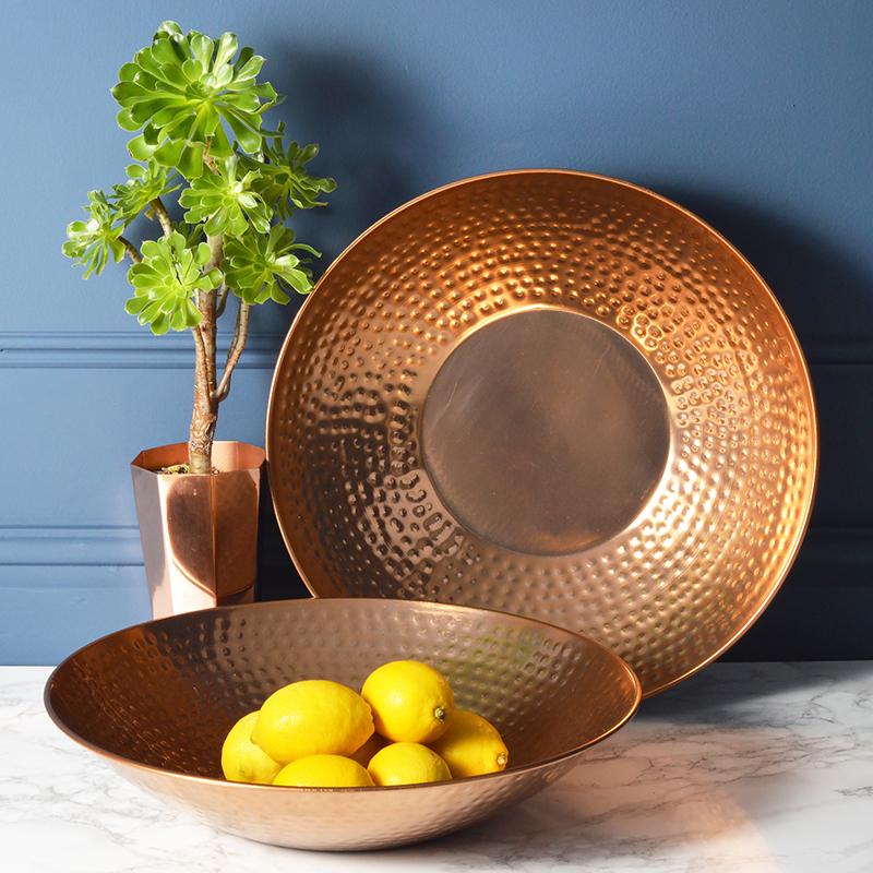 objetos de cobre platos