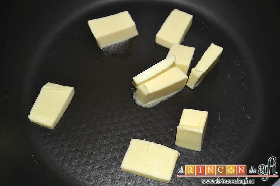 Huevos Florentina, poner en una sartén el resto de la mantequilla