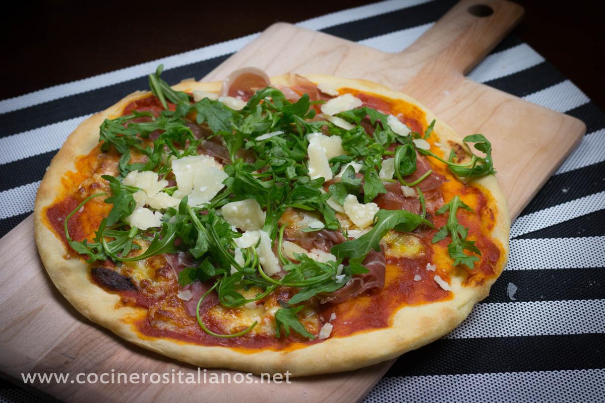 pizza-rucula-parmigiano-prosciutto-1-3