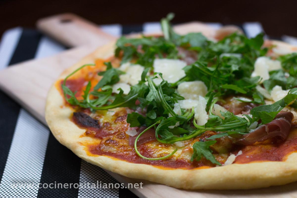 pizza-rucula-parmigiano-prosciutto-1-2