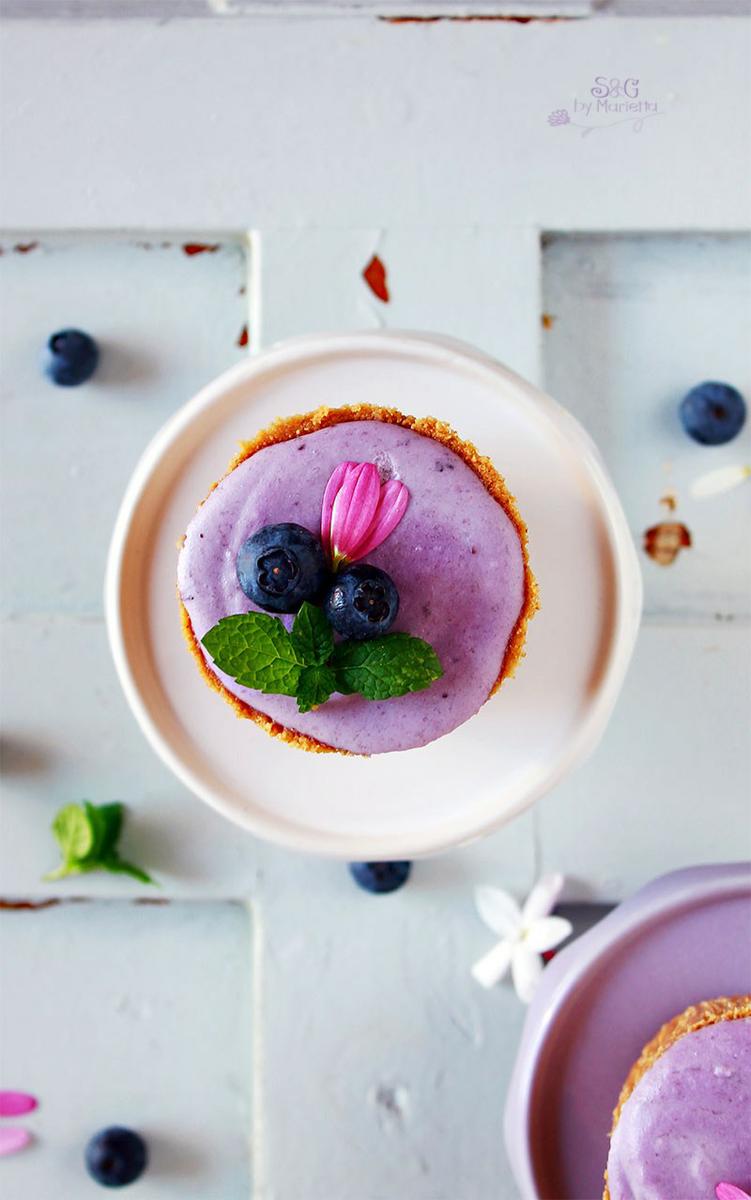 Mousse de arándanos, mousse chocolate blanco, chocolate, mousse casero, receta de mousse arándanos, recetas de sweets and gifts, bloguer murciana, frutos rojos, recetas frutos rojos, tartaletas, tartaletas de mousse de arándanos, frutos rojos, hierbabuena, foodbloguer