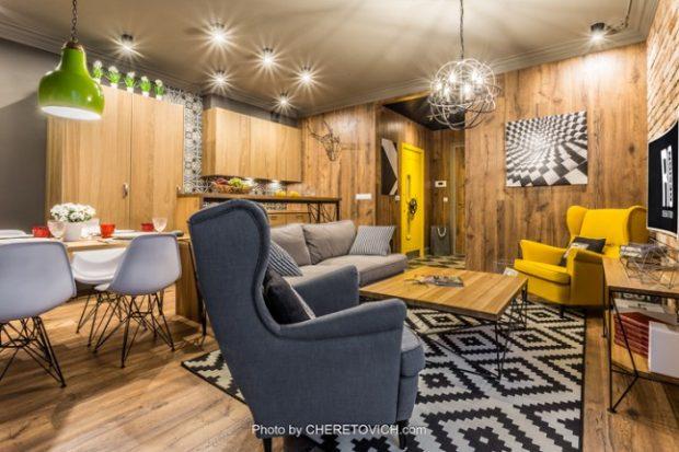 dos orejeros en el salon