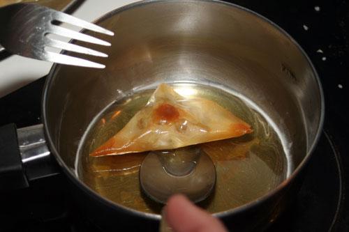 Pasar-pastelidos-árabes-por-la-miel-y-semillas-de-sésamo