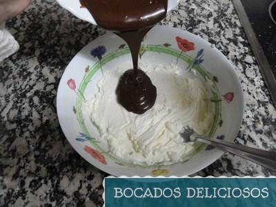 mezclamos crema de queso con chocolate