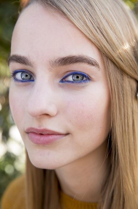 maquillaje primavera 2016, Delineado ojos azul para primavera 2016