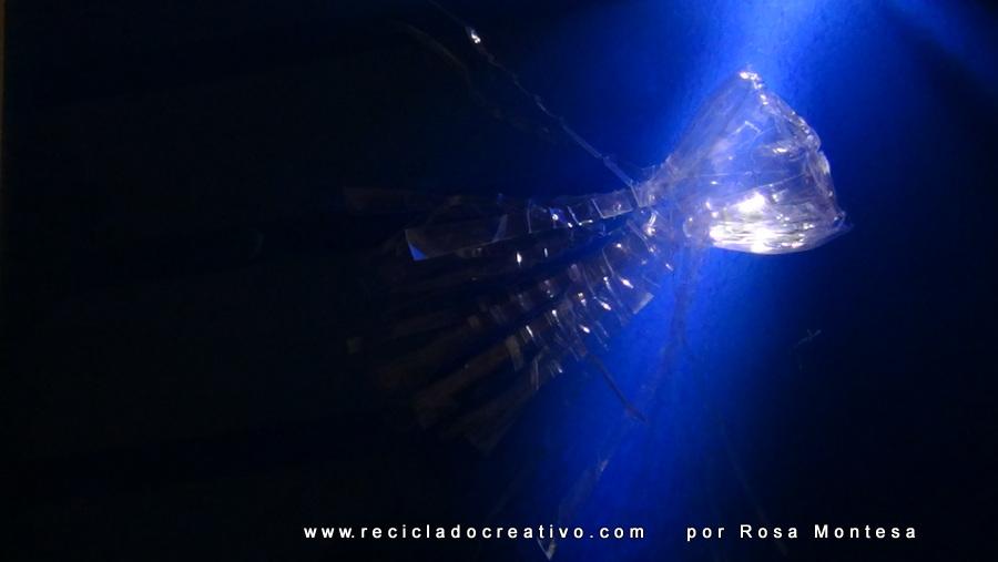 De botellas de plástico, a flora y fauna marina. Medusas, peces, corales, plantas y flores soñadas