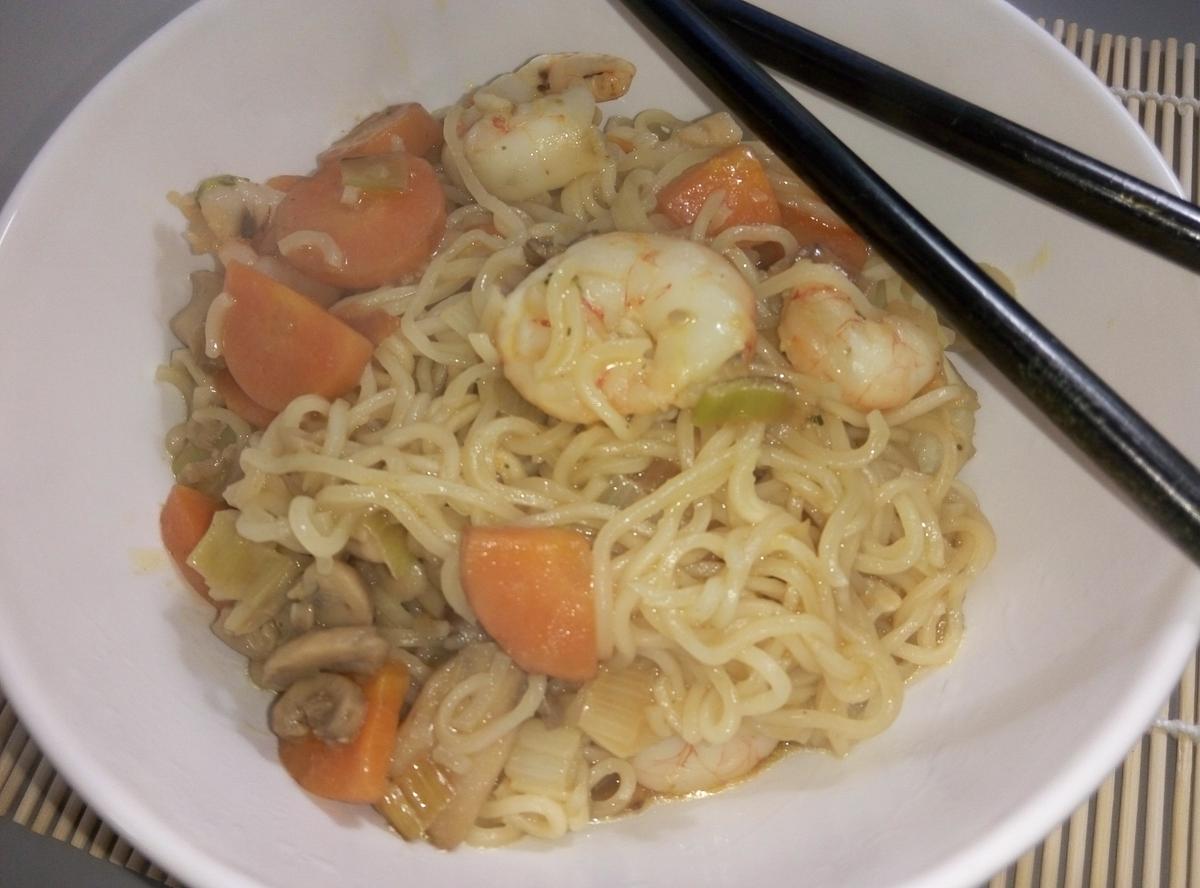Wok de fideos chinos con gambas, Prawn Chow Mein Noodles - Recetas sin  lactosa - Orielo's Kitchen, Receta