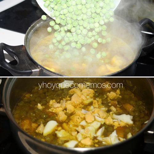 agregar-guisantes-y-huevo-duro