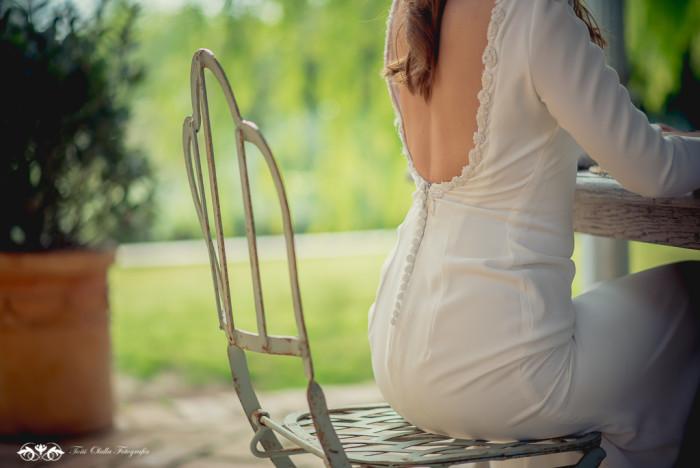 Boda de destino en Toscana espalda novia