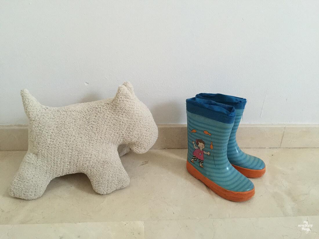 How to make some flower vases out of a pair of old rain boots