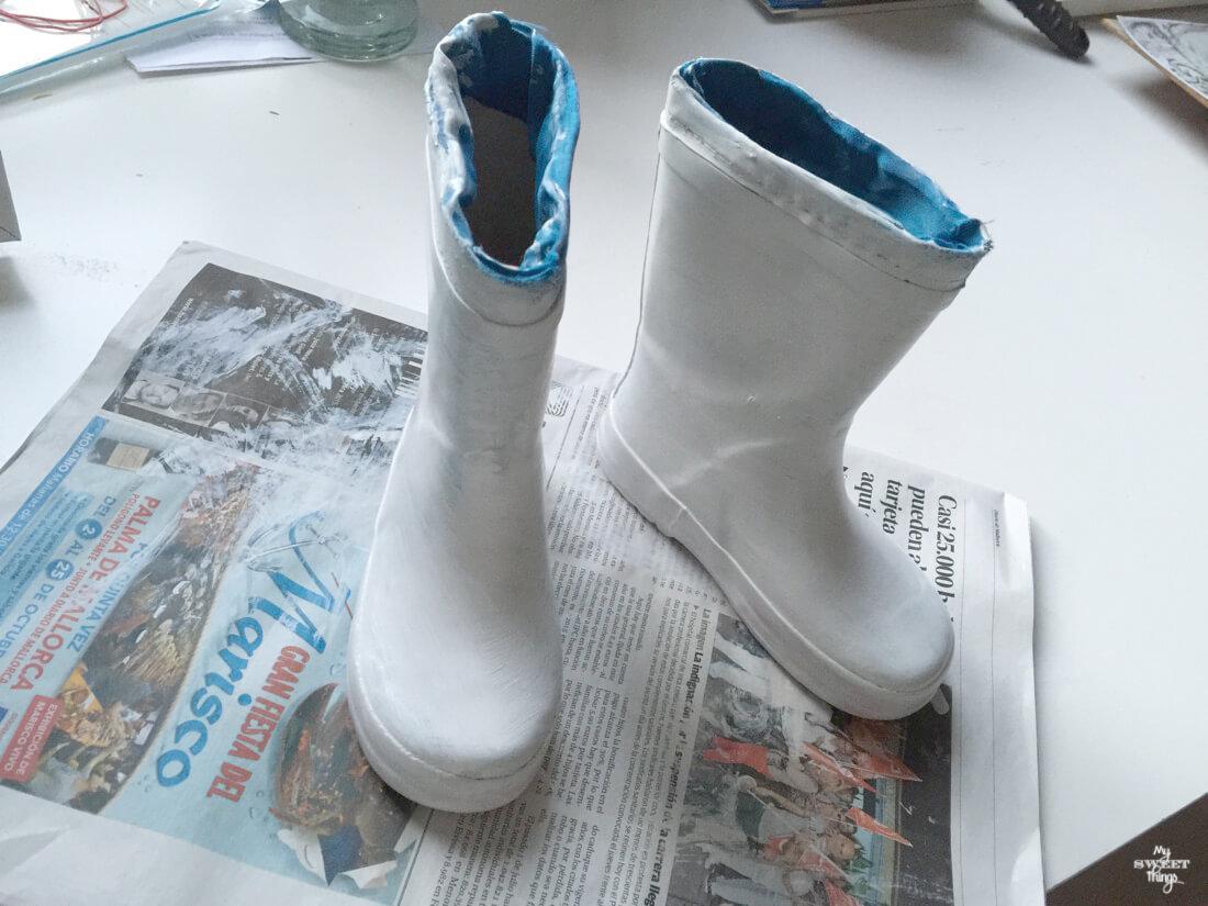 How to make some flower vases out of a pair of old rain boots
