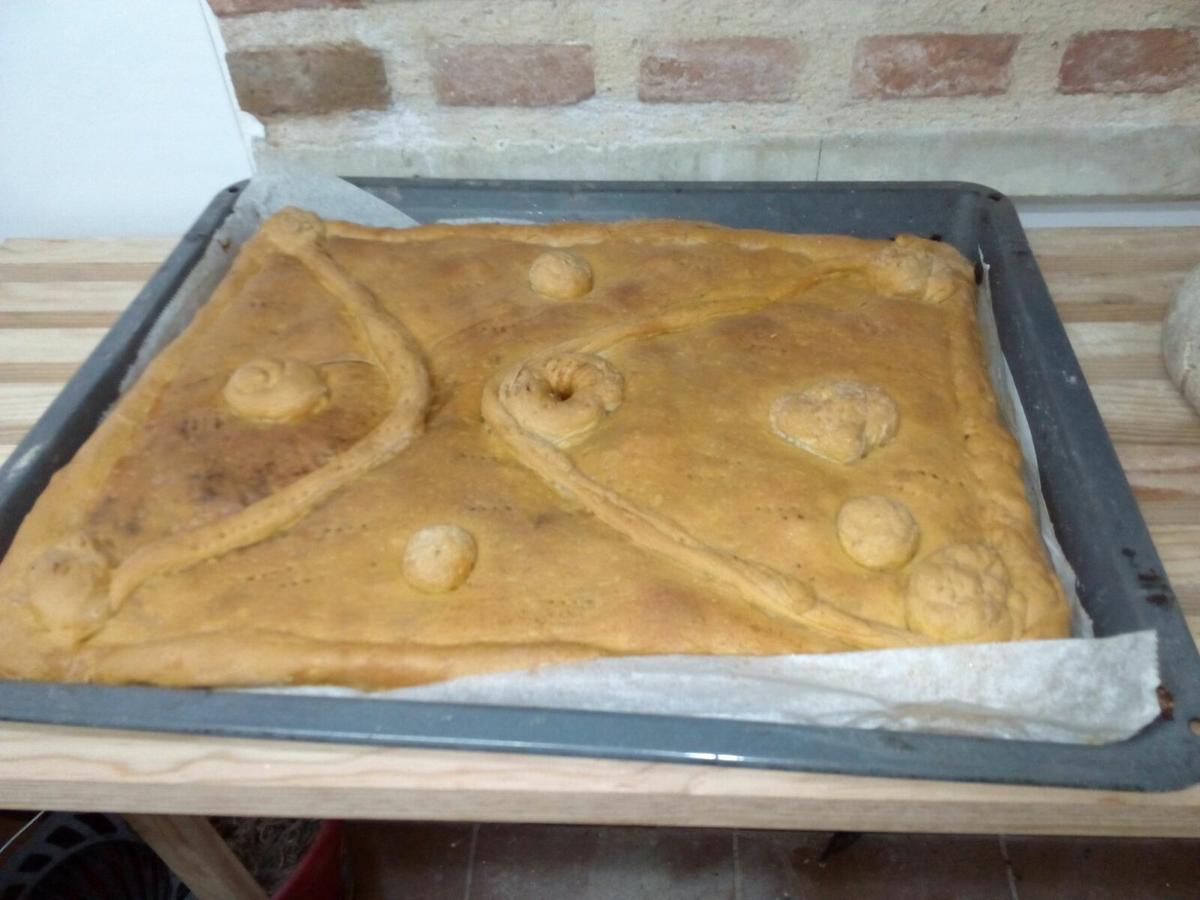 Hornos de barro - Empanada casera en horno de leña