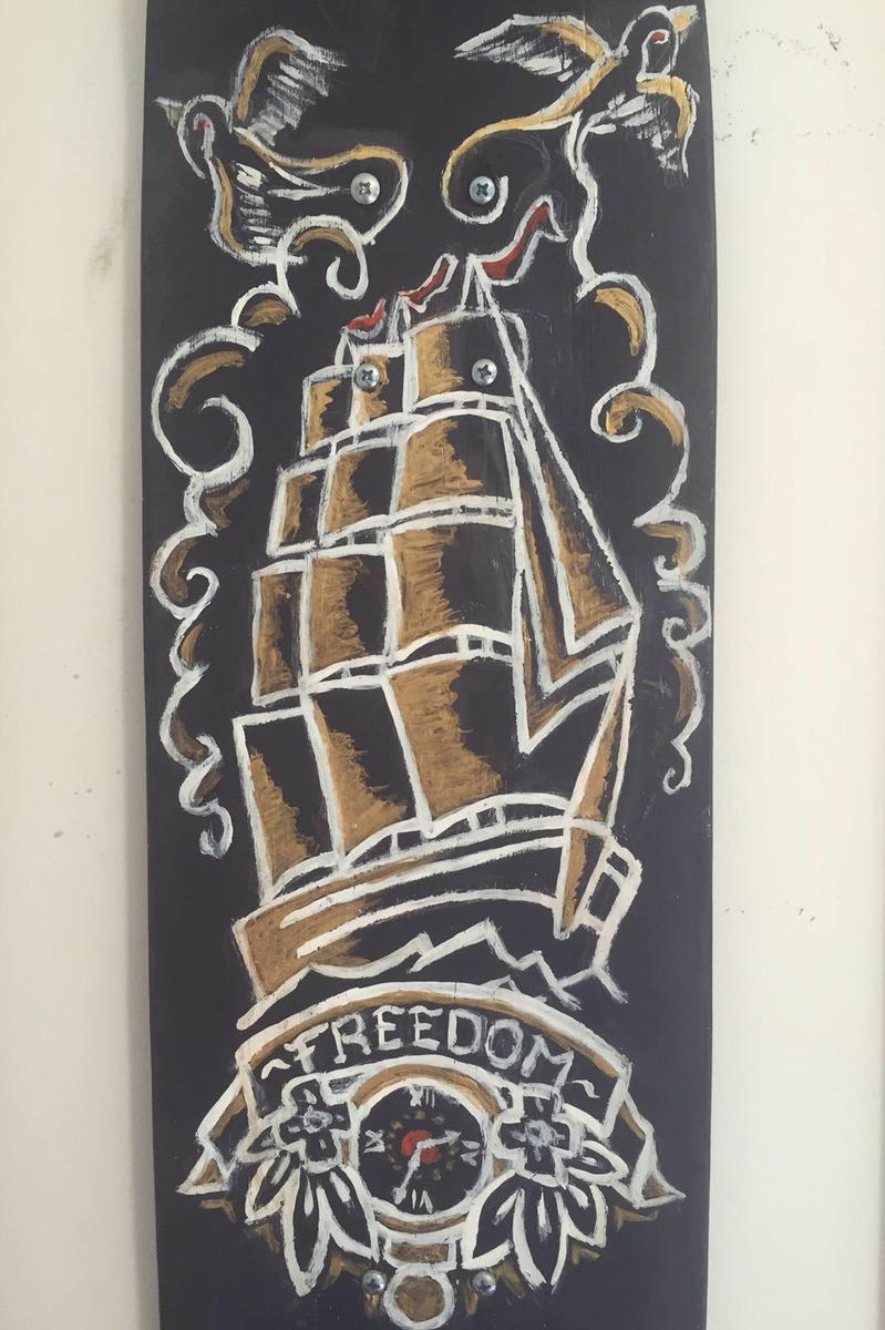 Tabla de skate pintada.