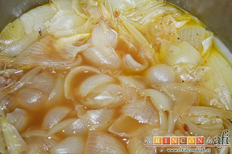 Crema de cebolla con cerveza, dejar enfriar un poco