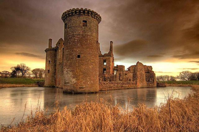 castillo-de-Caerlaverock-escocia