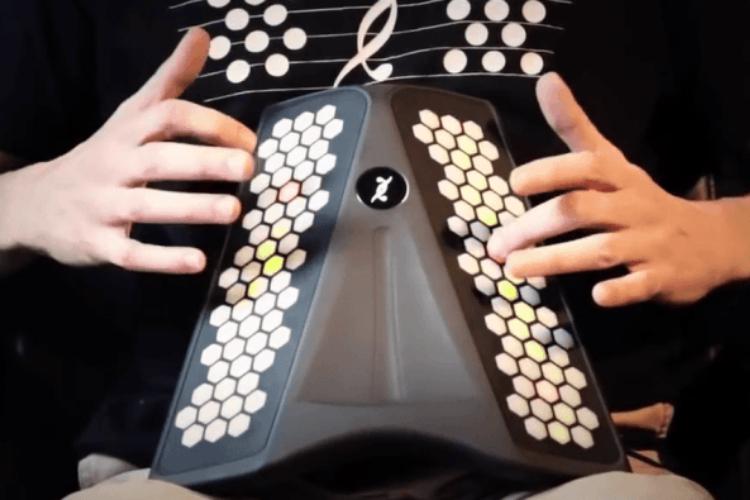 Dualo: el mini acordeón que contiene 50 instrumentos digitales