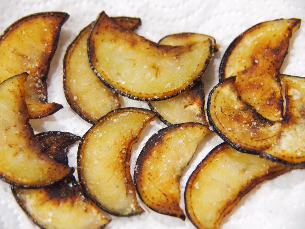 Crema de berenjenas y almendras chips 
